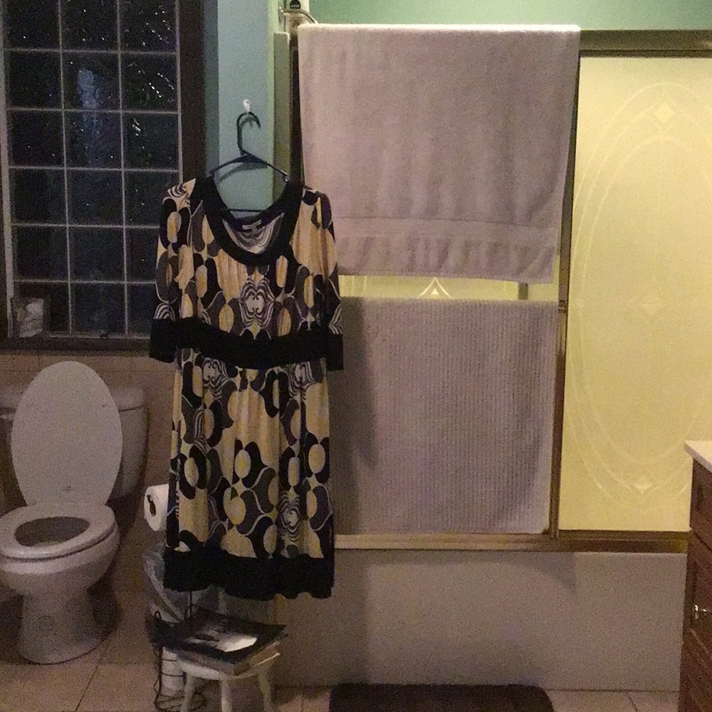 Dress - Picture 4 of 5